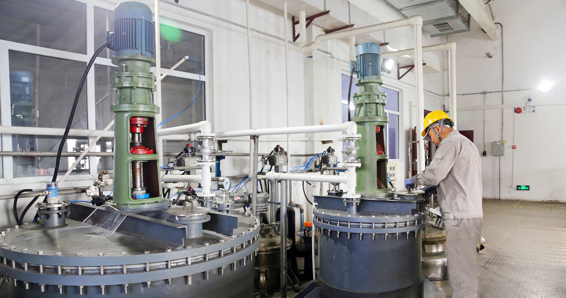 New materials bigger and stronger tens of billions of enterprises